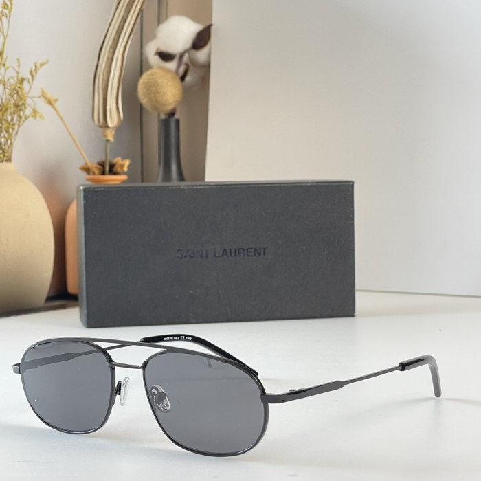 Sunglasses Saint Laurent SL561