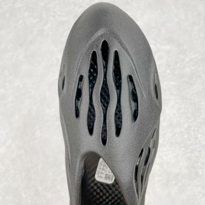 adidas Yeezy Foam RNR Onyx