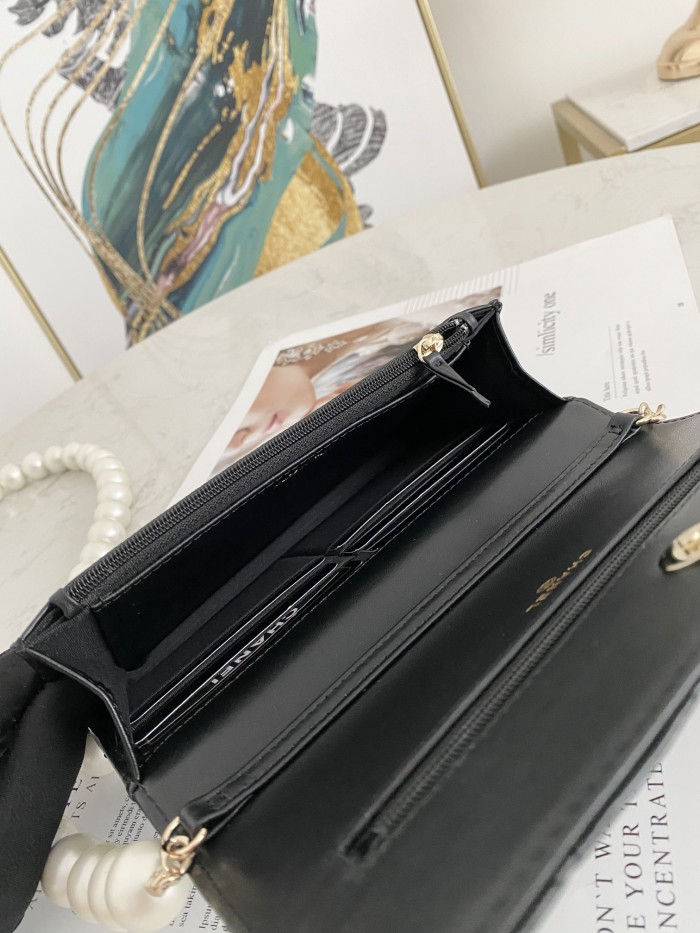 Handbag Chanel 81028 size 19 cm