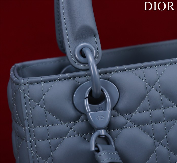 Handbag Dior M0565 size 32*24*12 cm