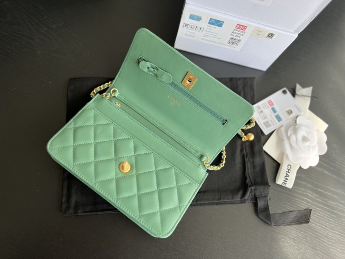 Handbag Chanel AP1450 size 19 cm