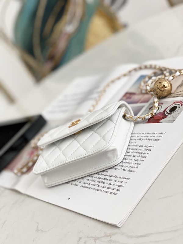 Handbag Chanel 81135 size 12.5 9 2.5 cm