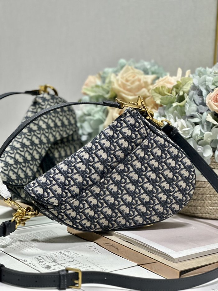 Handbag Dior 3351 size 25.5×20×6.5 cm