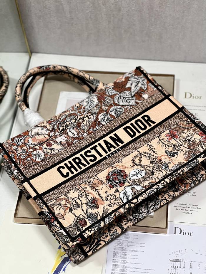 Handbag Dior 1286 size 36×28 cm