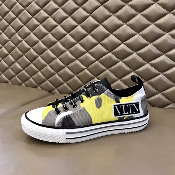 Valentino Garavani Giggies VLTN TIMES low-top sneakers 16