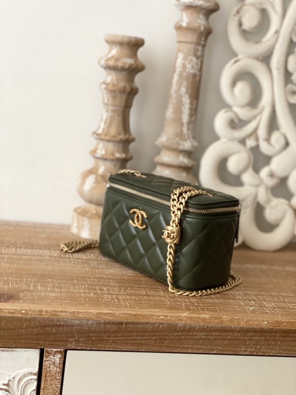 Handbag Chanel 81222 size 16.5 cm