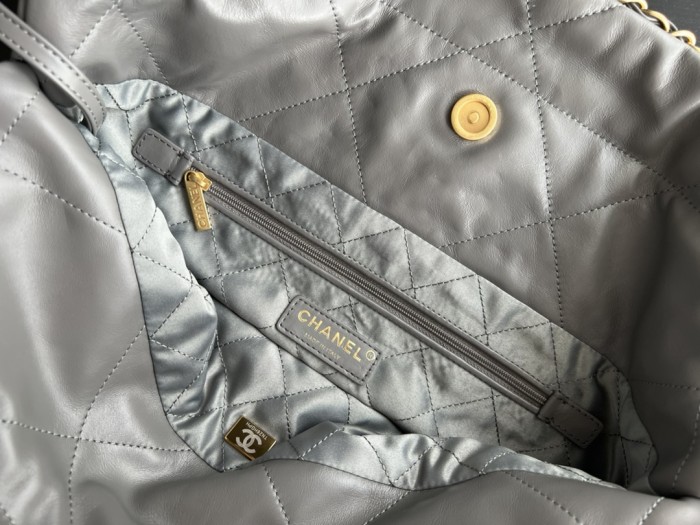 Handbag Chanel size 35cmx37cmx7 cm