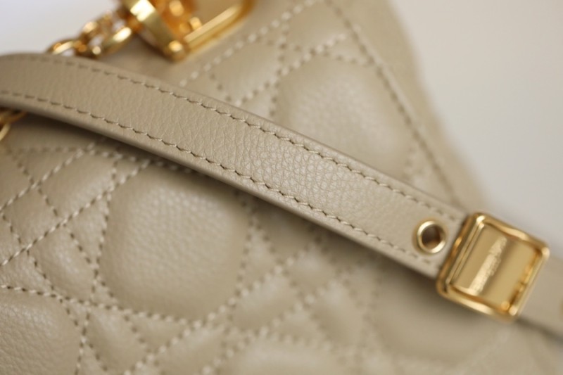 Handbag Dior size 20x12x7 cm