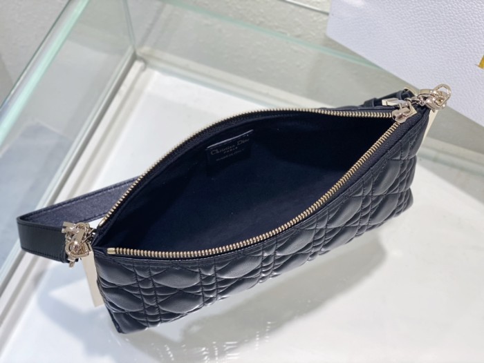 Handbag Dior size 27 x 12 x 5 cm