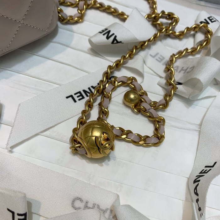 Handbag Chanel 81138 size 16 9.5 8 cm