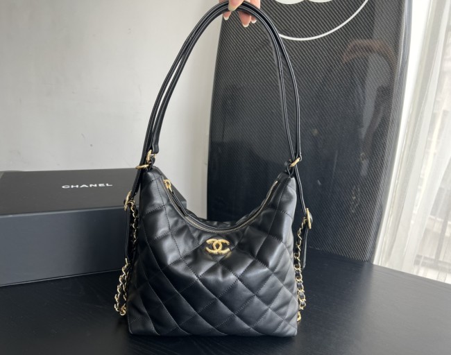 Handbag Chanel size 30cmx37cmx8 cm