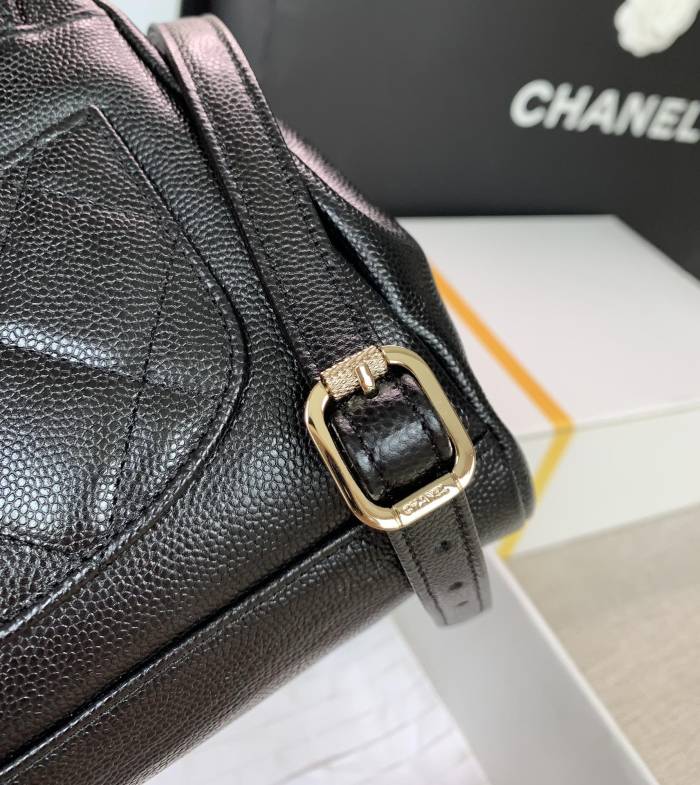 Handbag Chanel size 20x19x12 cm