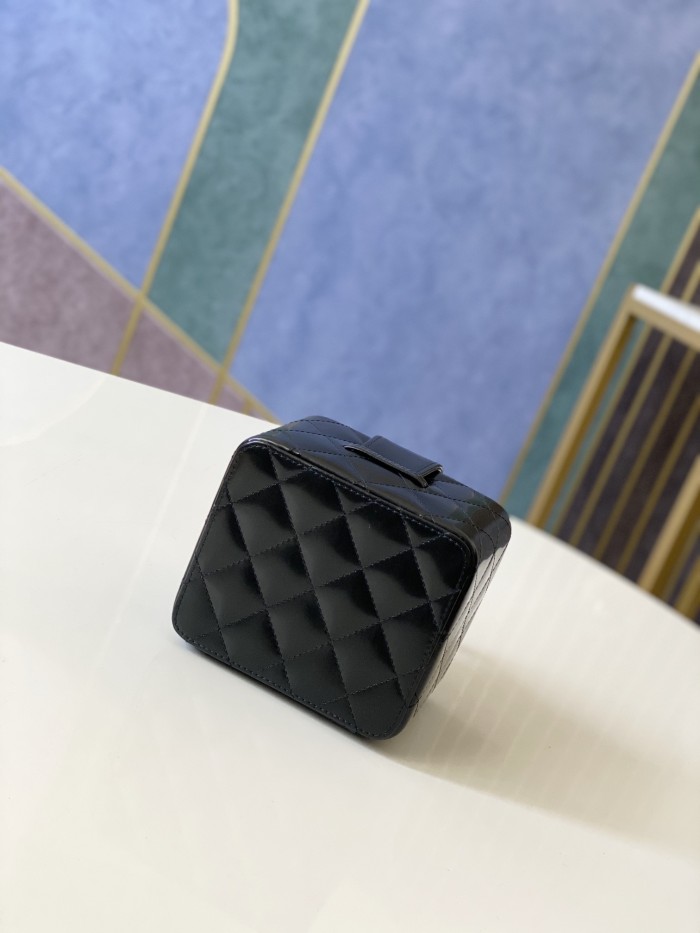 Handbag Chanel size 11*9.5*8.5 cm