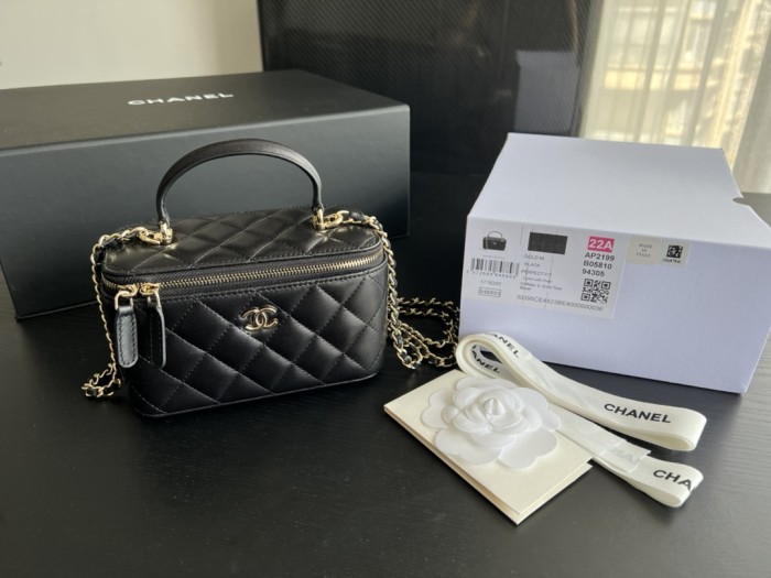 Handbag Chanel AP2199 size 17cmx9.5cmx8 cm
