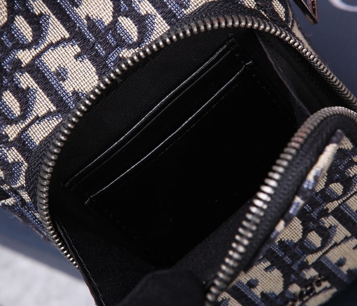 Handbag Dior 93326 size 10*17*5 cm