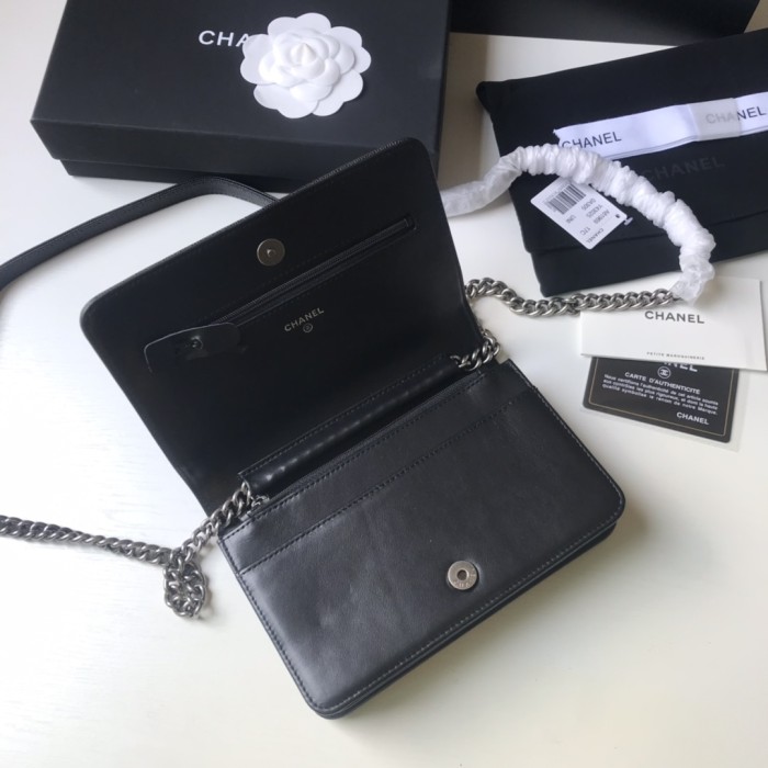 Handbag Chanel 81969 size 19x12.5x3 cm