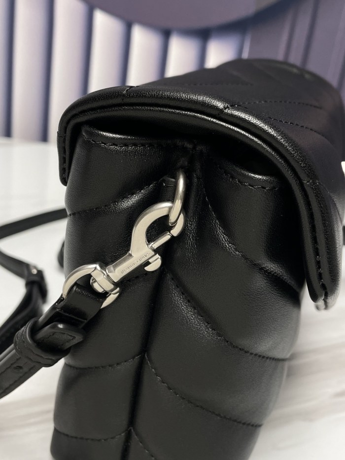 Handbags SAINT LAURENT 467072 size 20X14X7 cm