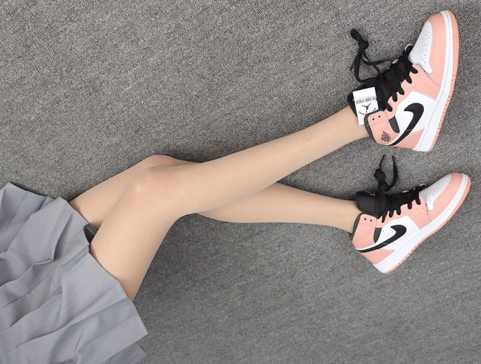 Jordan 1 Mid Pink Quartz