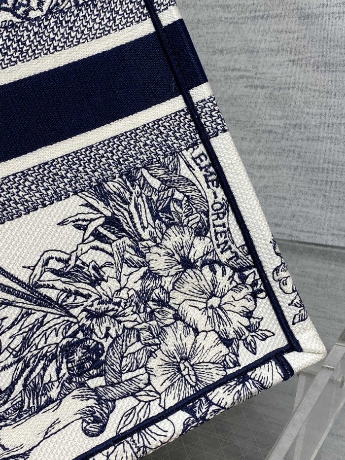 Handbag Dior size 42*18*35 cm