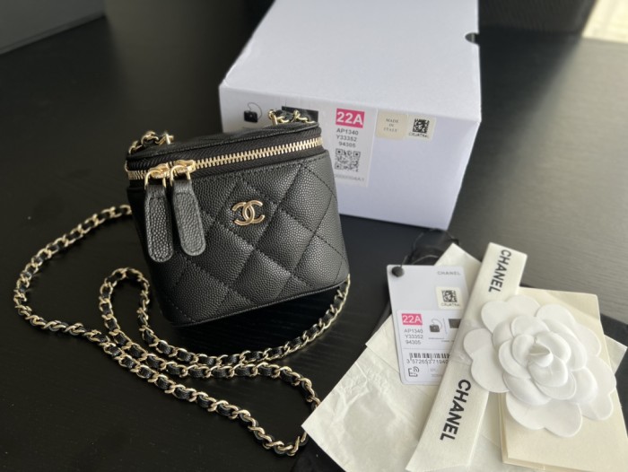 Handbag Chanel size 8.5cmx11cmx7 cm