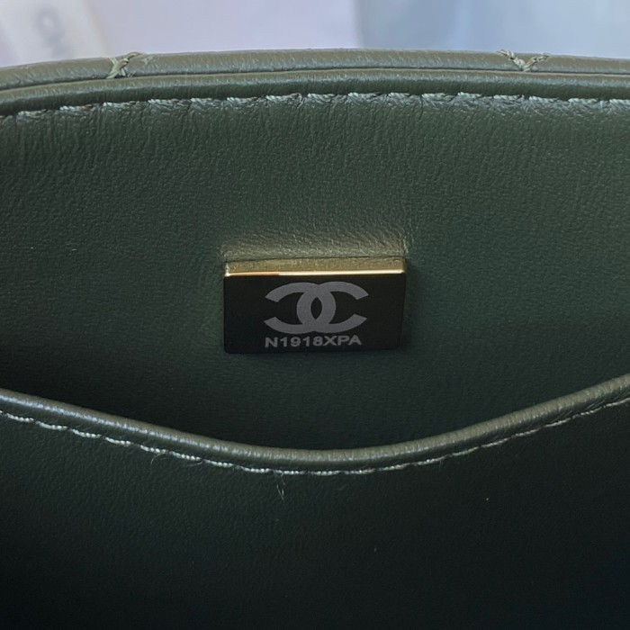 Handbag Chanel AS3648 size 17X14.5X7.5 cm