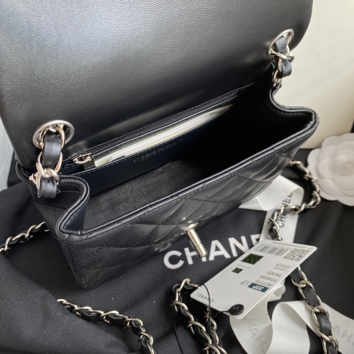 Handbag Chanel size 17 cm