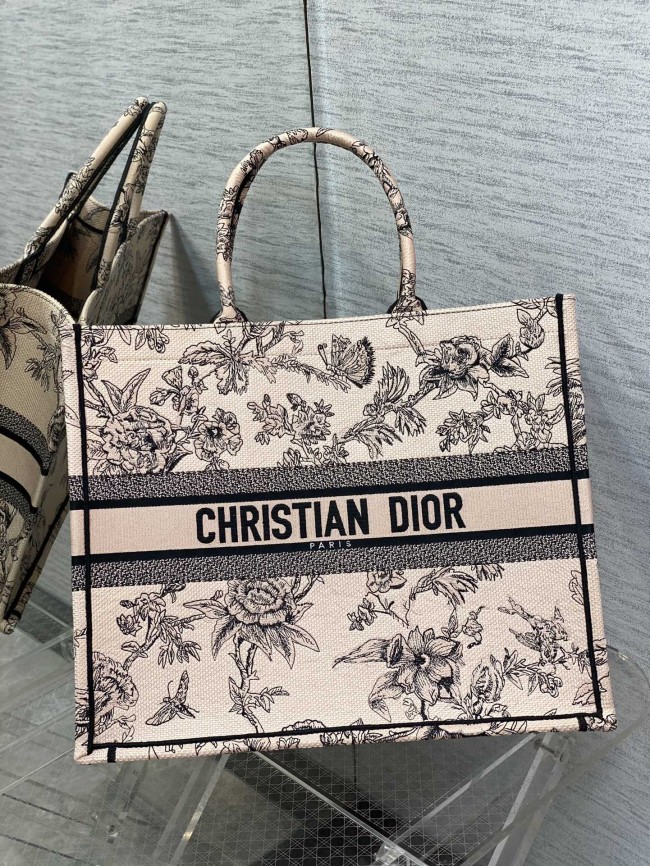 Handbag Dior size 42*18*35 cm