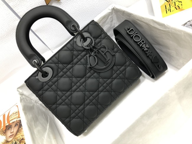 Handbag Dior M0538 size 20*16.5*8 cm