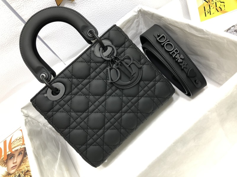 Handbag Dior M0538 size 20*16.5*8 cm