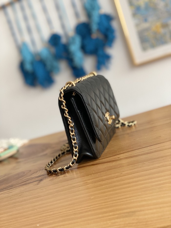 Handbag Chanel 81237 size 19 cm