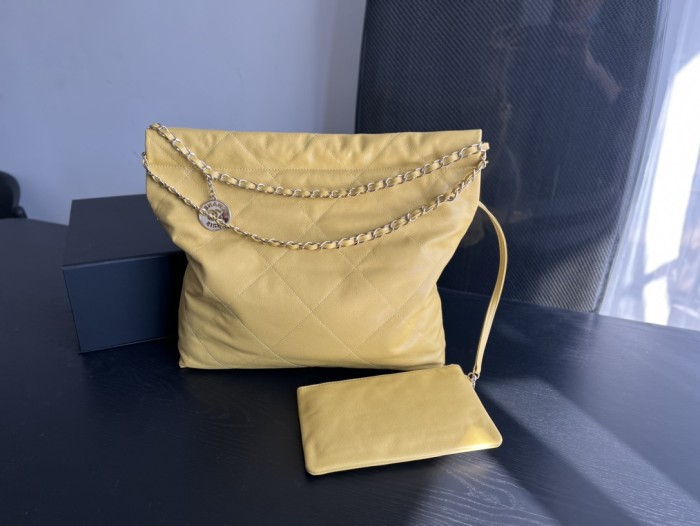 Handbag Chanel size 39cmx42cmx8 cm