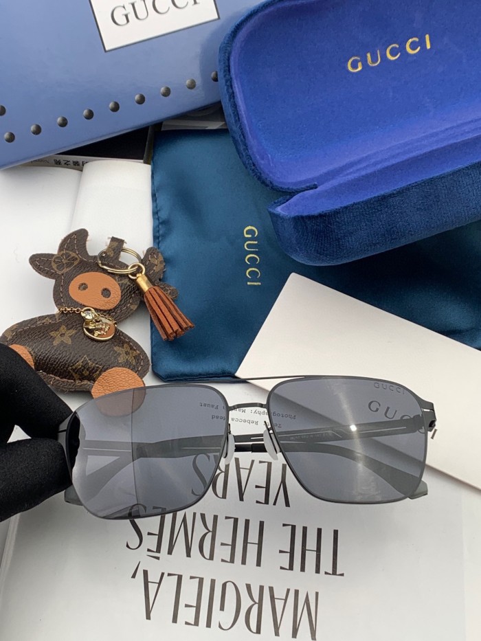 Sunglasses Gucci G2806