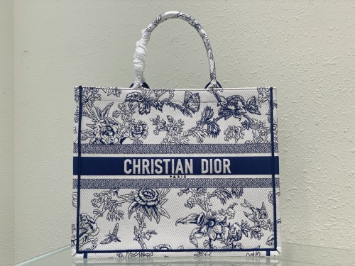 Handbag Dior size 41x 35 x 18.5 cm