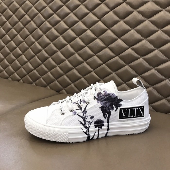 Valentino Garavani Giggies VLTN TIMES low-top sneakers 19