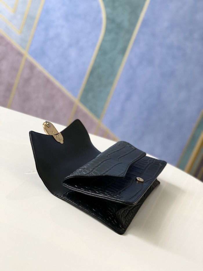 Handbag Chanel 6603 size 30.13.4 cm