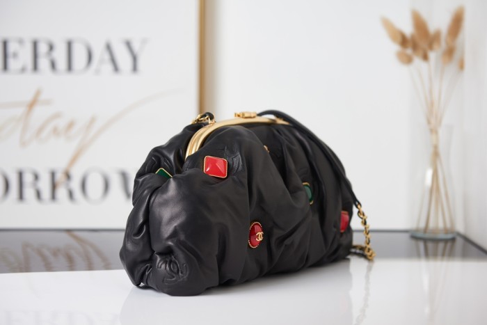 Handbag Chanel AS2138 size 16 27.5 14 cm