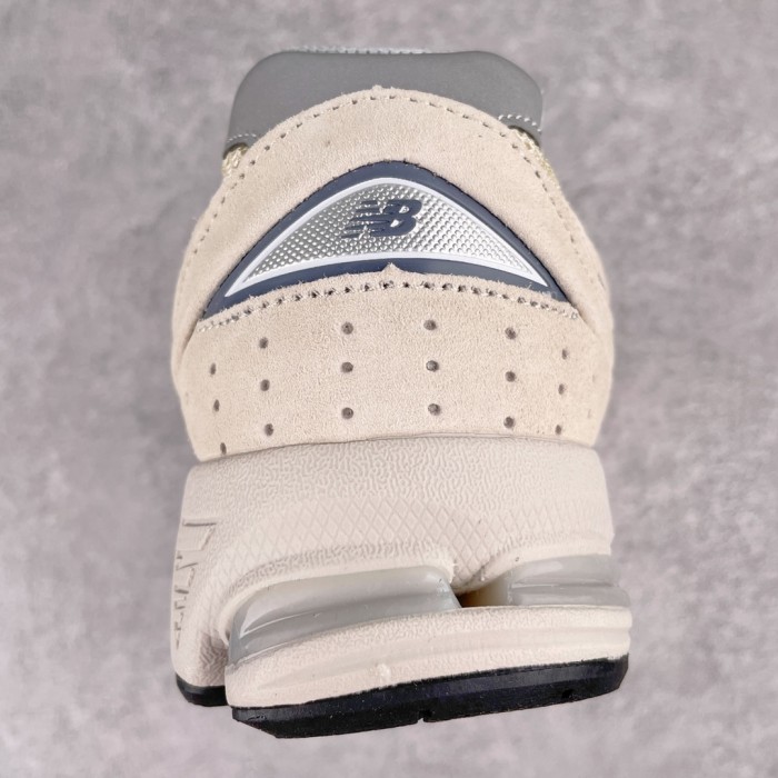 New Balance 2002R Sneaker 7