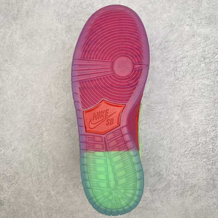 Nike SB Dunk High Strawberry Cough