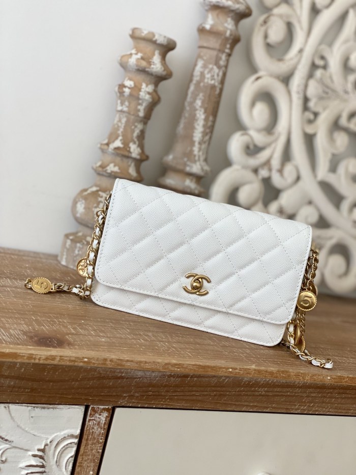 Handbag Chanel AP81234 size 19 cm