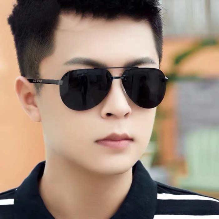 Sunglasses Gucci G028