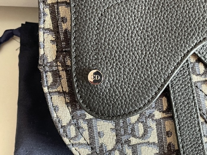 Handbag Dior 0096 size 24 x 17.5 x 5 cm