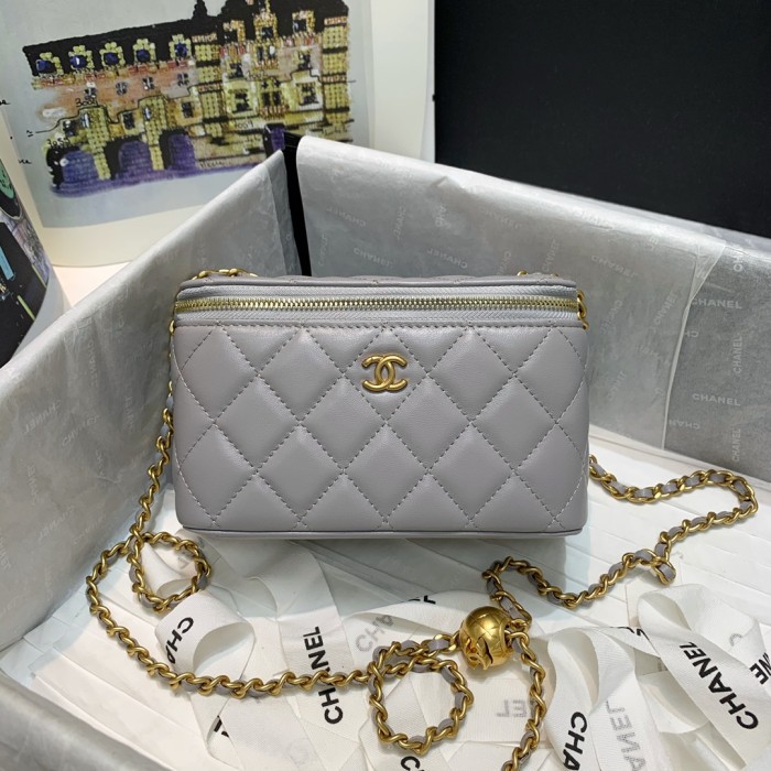 Handbag Chanel 81138 size 16 9.5 8 cm