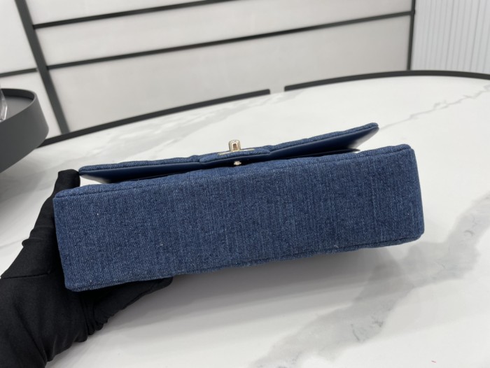 Handbag Chanel size 25 cm