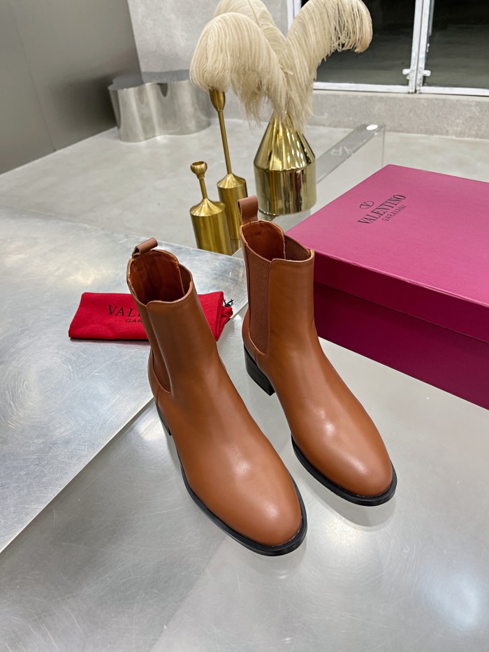 VALENTINO GARAVANI Roman Stud BOOT WOMEN 29