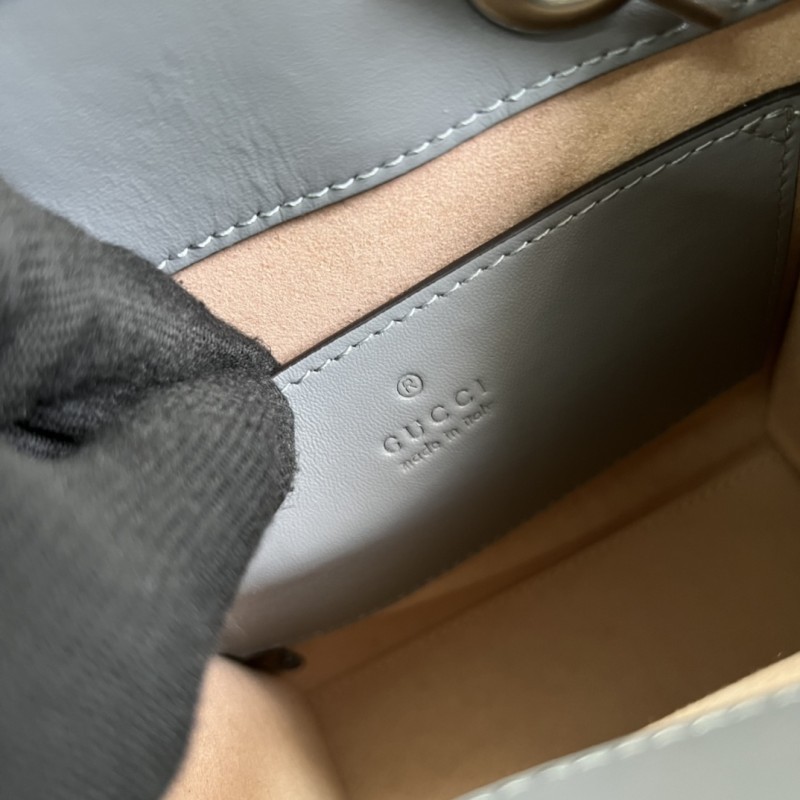 Handbag Gucci 696123 size 16x19x7 cm