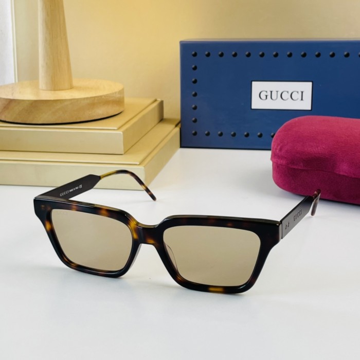 Sunglasses Gucci GG0975S