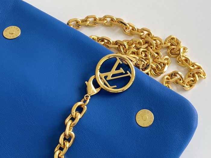 Handbag Louis Vuitton M80742 size 20 x 14 x 8 cm