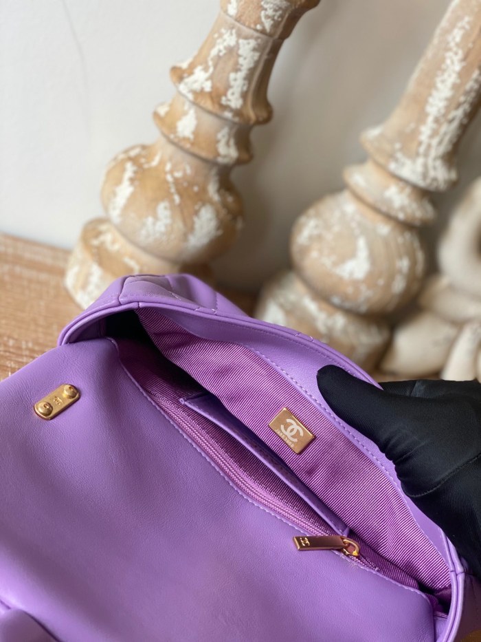 Handbag Chanel 3214 size 17*21*6 cm