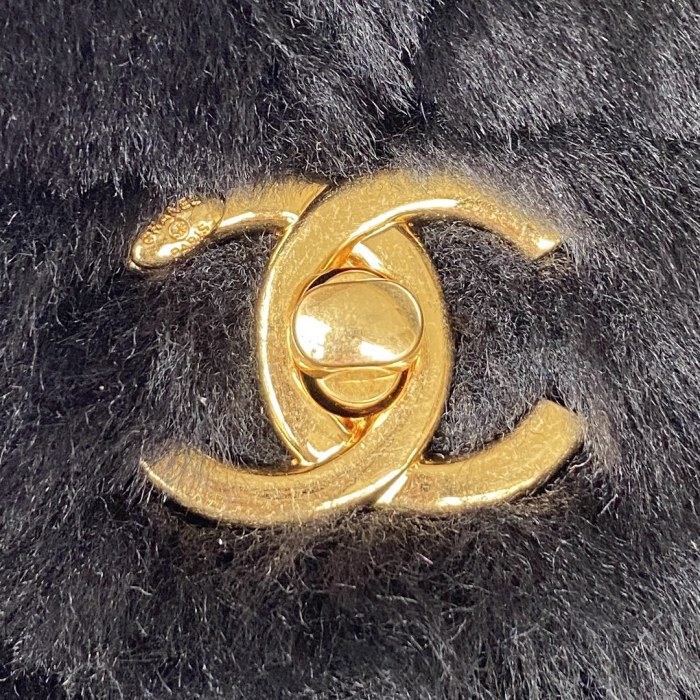 Handbag Chanel AS3499 size 18X23X9 cm