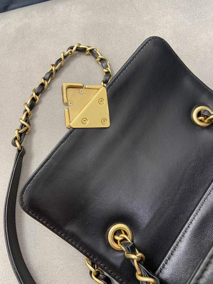 Handbag Chanel AS2633 size 18 7 12 cm